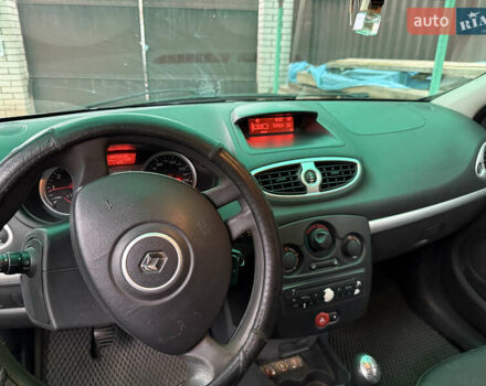 Білий Рено Кліо, об'ємом двигуна 1.46 л та пробігом 260 тис. км за 5500 $, фото 16 на Automoto.ua