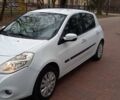 Білий Рено Кліо, об'ємом двигуна 1.5 л та пробігом 290 тис. км за 5600 $, фото 1 на Automoto.ua