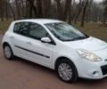 Белый Рено Клио, объемом двигателя 1.5 л и пробегом 290 тыс. км за 5600 $, фото 1 на Automoto.ua