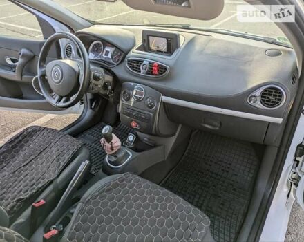 Белый Рено Клио, объемом двигателя 1.15 л и пробегом 171 тыс. км за 5000 $, фото 17 на Automoto.ua