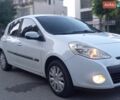 Белый Рено Клио, объемом двигателя 1.5 л и пробегом 310 тыс. км за 5000 $, фото 1 на Automoto.ua