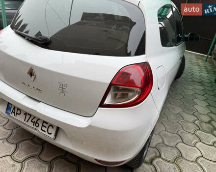 Білий Рено Кліо, об'ємом двигуна 1.46 л та пробігом 260 тис. км за 5500 $, фото 11 на Automoto.ua