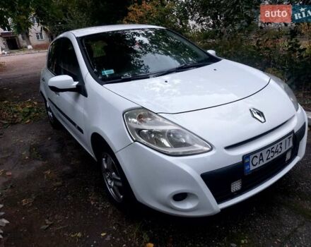 Білий Рено Кліо, об'ємом двигуна 1.5 л та пробігом 250 тис. км за 4500 $, фото 6 на Automoto.ua