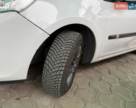 Білий Рено Кліо, об'ємом двигуна 1.46 л та пробігом 260 тис. км за 5500 $, фото 4 на Automoto.ua