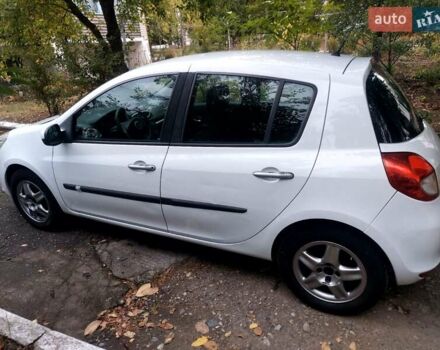 Білий Рено Кліо, об'ємом двигуна 1.5 л та пробігом 250 тис. км за 4500 $, фото 1 на Automoto.ua