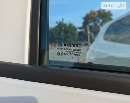 Белый Рено Клио, объемом двигателя 1.15 л и пробегом 171 тыс. км за 5000 $, фото 35 на Automoto.ua