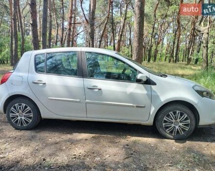 Білий Рено Кліо, об'ємом двигуна 1.5 л та пробігом 215 тис. км за 4800 $, фото 7 на Automoto.ua