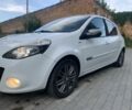 Белый Рено Клио, объемом двигателя 1.6 л и пробегом 186 тыс. км за 7950 $, фото 1 на Automoto.ua