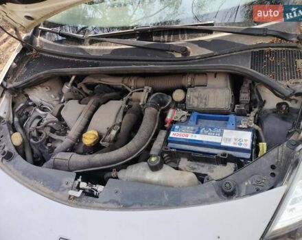 Белый Рено Клио, объемом двигателя 1.5 л и пробегом 226 тыс. км за 5300 $, фото 9 на Automoto.ua