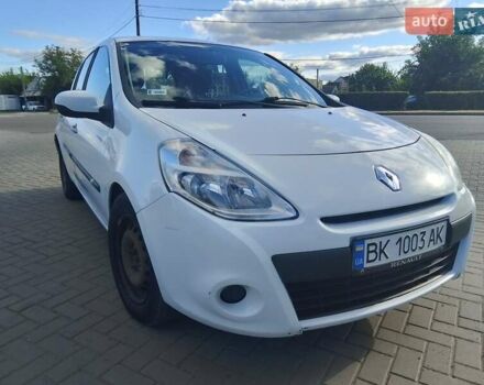 Білий Рено Кліо, об'ємом двигуна 1.46 л та пробігом 265 тис. км за 5555 $, фото 2 на Automoto.ua