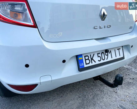 Белый Рено Клио, объемом двигателя 1.5 л и пробегом 232 тыс. км за 5000 $, фото 4 на Automoto.ua