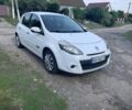 Белый Рено Клио, объемом двигателя 1.5 л и пробегом 180 тыс. км за 4500 $, фото 1 на Automoto.ua
