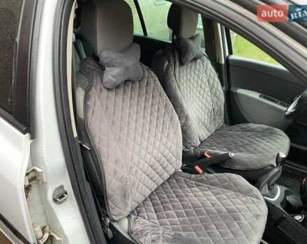 Белый Рено Клио, объемом двигателя 1.5 л и пробегом 234 тыс. км за 5000 $, фото 8 на Automoto.ua