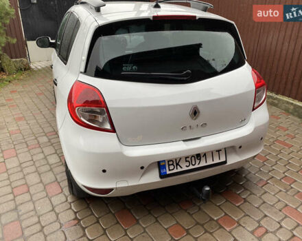 Білий Рено Кліо, об'ємом двигуна 1.5 л та пробігом 234 тис. км за 5000 $, фото 11 на Automoto.ua