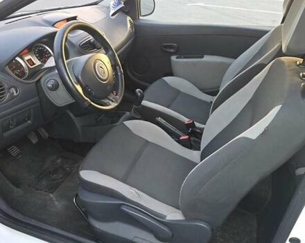 Белый Рено Клио, объемом двигателя 1.46 л и пробегом 196 тыс. км за 4900 $, фото 8 на Automoto.ua