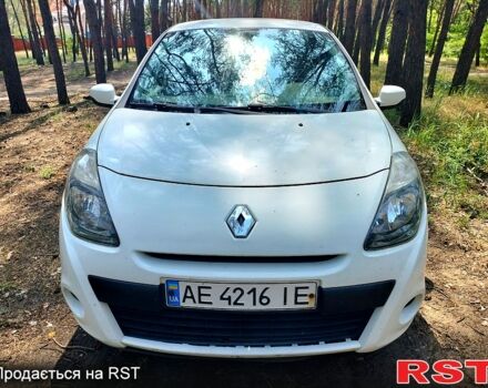 Белый Рено Клио, объемом двигателя 1.5 л и пробегом 214 тыс. км за 5100 $, фото 4 на Automoto.ua