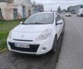 Белый Рено Клио, объемом двигателя 1.5 л и пробегом 400 тыс. км за 2198 $, фото 2 на Automoto.ua