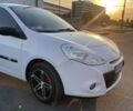 Белый Рено Клио, объемом двигателя 1.5 л и пробегом 320 тыс. км за 4200 $, фото 6 на Automoto.ua