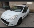 Белый Рено Клио, объемом двигателя 1.5 л и пробегом 250 тыс. км за 2200 $, фото 1 на Automoto.ua