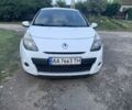 Белый Рено Клио, объемом двигателя 1.5 л и пробегом 180 тыс. км за 4500 $, фото 1 на Automoto.ua