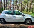 Белый Рено Клио, объемом двигателя 1.5 л и пробегом 214 тыс. км за 5100 $, фото 3 на Automoto.ua