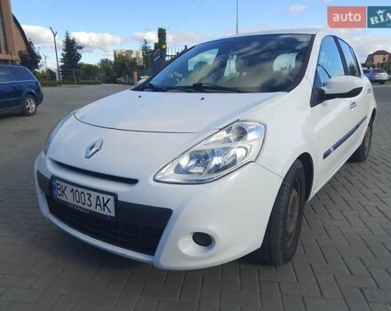 Білий Рено Кліо, об'ємом двигуна 1.46 л та пробігом 265 тис. км за 5555 $, фото 6 на Automoto.ua