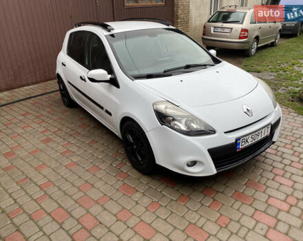 Білий Рено Кліо, об'ємом двигуна 1.5 л та пробігом 234 тис. км за 5000 $, фото 1 на Automoto.ua