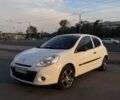 Белый Рено Клио, объемом двигателя 1.5 л и пробегом 320 тыс. км за 4200 $, фото 1 на Automoto.ua