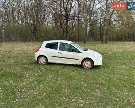 Белый Рено Клио, объемом двигателя 1.46 л и пробегом 310 тыс. км за 4350 $, фото 1 на Automoto.ua