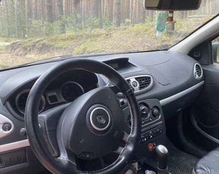 Білий Рено Кліо, об'ємом двигуна 1.46 л та пробігом 310 тис. км за 4700 $, фото 13 на Automoto.ua