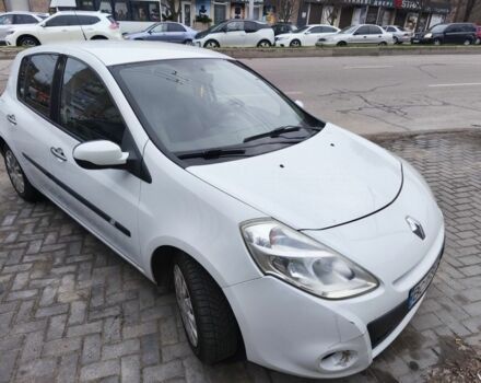 Белый Рено Клио, объемом двигателя 1.5 л и пробегом 350 тыс. км за 4700 $, фото 6 на Automoto.ua