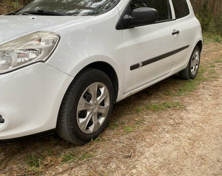 Білий Рено Кліо, об'ємом двигуна 1.46 л та пробігом 310 тис. км за 4700 $, фото 3 на Automoto.ua