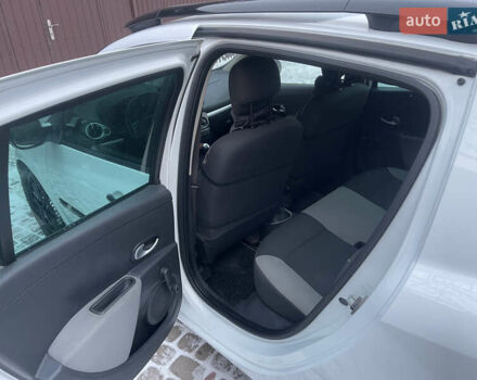 Білий Рено Кліо, об'ємом двигуна 1.46 л та пробігом 235 тис. км за 5000 $, фото 13 на Automoto.ua