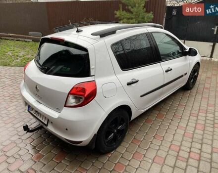 Белый Рено Клио, объемом двигателя 1.5 л и пробегом 234 тыс. км за 5000 $, фото 4 на Automoto.ua