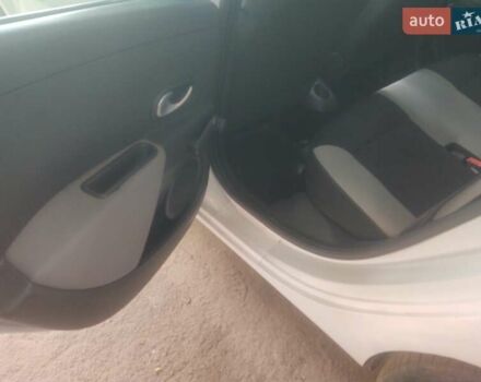 Білий Рено Кліо, об'ємом двигуна 1.46 л та пробігом 215 тис. км за 4950 $, фото 32 на Automoto.ua