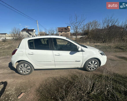 Білий Рено Кліо, об'ємом двигуна 1.46 л та пробігом 269 тис. км за 5500 $, фото 8 на Automoto.ua