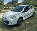Белый Рено Клио, объемом двигателя 1.5 л и пробегом 210 тыс. км за 5600 $, фото 1 на Automoto.ua