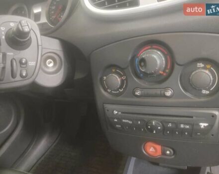 Рено Клио 2012 в Дубно на Automoto.ua Белый Рено Клио, объемом двигателя 1.46 л и пробегом 215 тыс. км за 4999 $, фото 24 на Automoto.ua