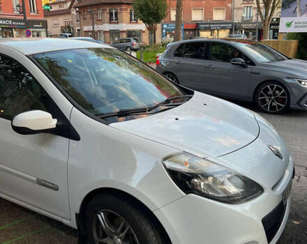 Білий Рено Кліо, об'ємом двигуна 1.46 л та пробігом 250 тис. км за 5100 $, фото 1 на Automoto.ua
