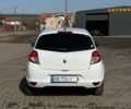Білий Рено Кліо, об'ємом двигуна 1.2 л та пробігом 244 тис. км за 6100 $, фото 5 на Automoto.ua