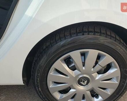 Белый Рено Клио, объемом двигателя 1.46 л и пробегом 200 тыс. км за 4600 $, фото 4 на Automoto.ua