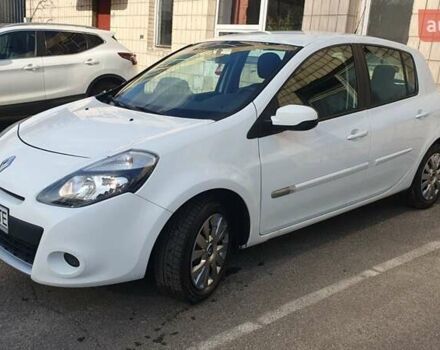 Білий Рено Кліо, об'ємом двигуна 1.5 л та пробігом 200 тис. км за 4800 $, фото 16 на Automoto.ua