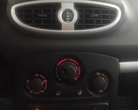 Білий Рено Кліо, об'ємом двигуна 1.46 л та пробігом 215 тис. км за 4950 $, фото 16 на Automoto.ua