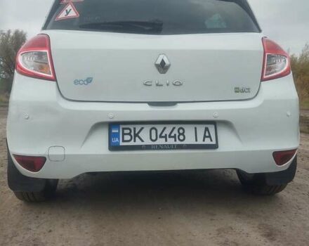 Рено Клио 2012 в Дубно на Automoto.ua Белый Рено Клио, объемом двигателя 1.46 л и пробегом 215 тыс. км за 4999 $, фото 12 на Automoto.ua