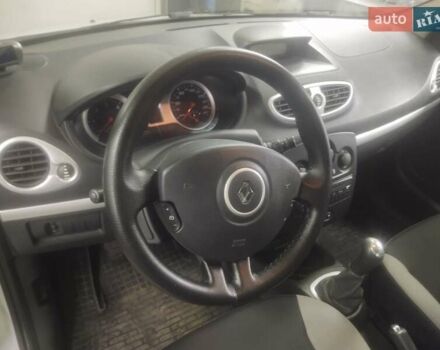 Рено Клио 2012 в Дубно на Automoto.ua Белый Рено Клио, объемом двигателя 1.46 л и пробегом 215 тыс. км за 4999 $, фото 20 на Automoto.ua