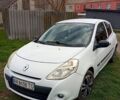 Белый Рено Клио, объемом двигателя 1.5 л и пробегом 170 тыс. км за 4300 $, фото 1 на Automoto.ua