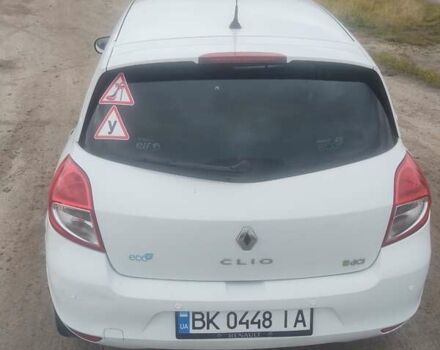 Рено Клио 2012 в Дубно на Automoto.ua Белый Рено Клио, объемом двигателя 1.46 л и пробегом 215 тыс. км за 4999 $, фото 13 на Automoto.ua