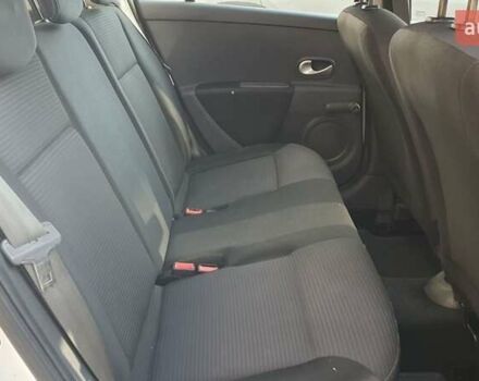 Білий Рено Кліо, об'ємом двигуна 1.46 л та пробігом 200 тис. км за 4500 $, фото 11 на Automoto.ua