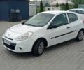 Белый Рено Клио, объемом двигателя 1.5 л и пробегом 233 тыс. км за 5000 $, фото 2 на Automoto.ua