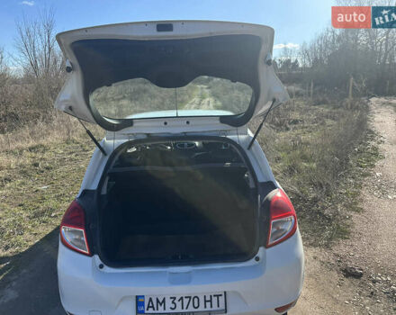Білий Рено Кліо, об'ємом двигуна 1.46 л та пробігом 269 тис. км за 5500 $, фото 5 на Automoto.ua